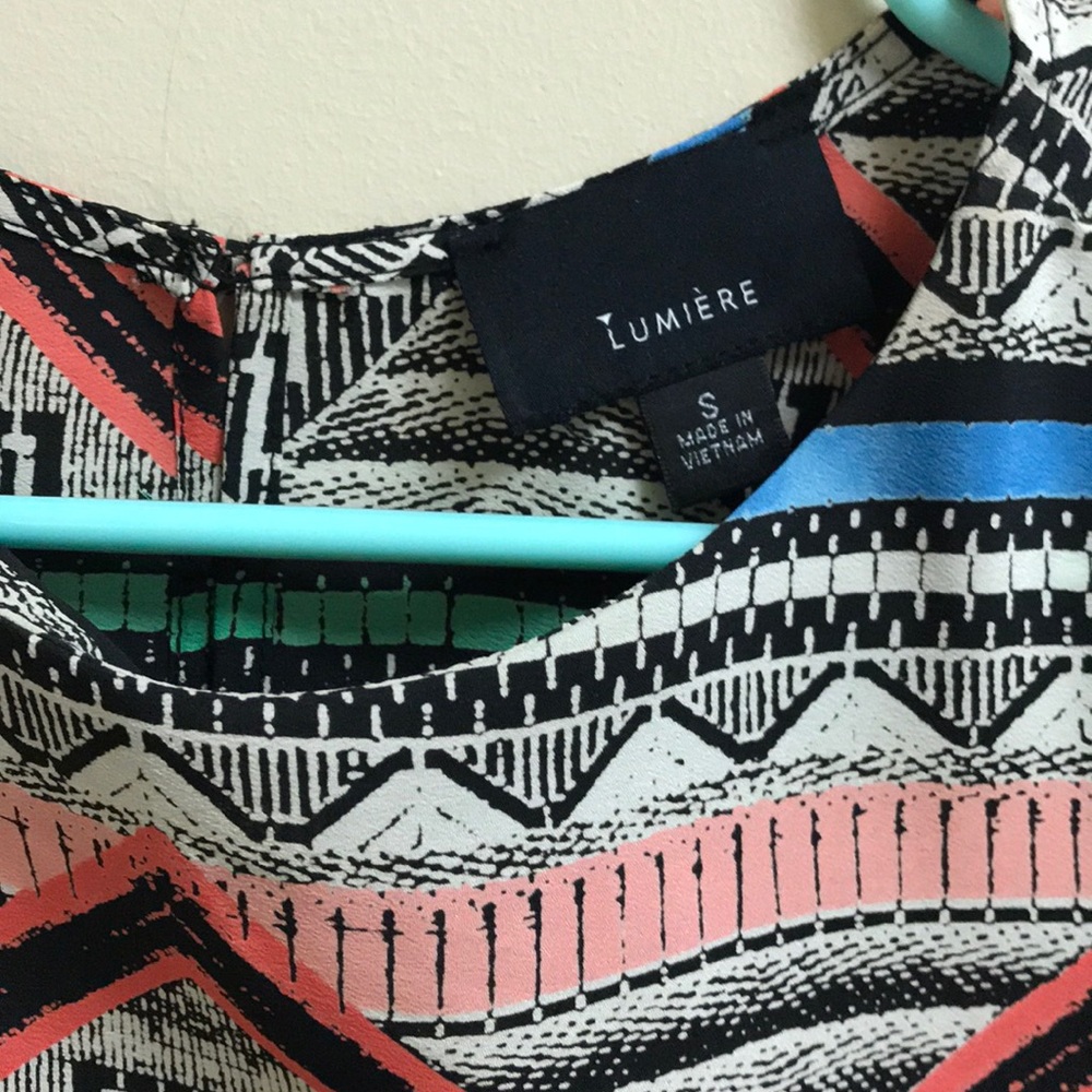 Patterned top - Picture 2 of 3